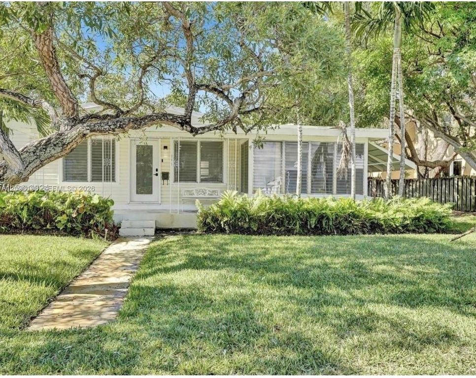 814 SE 14th Street, Fort Lauderdale, FL 33316