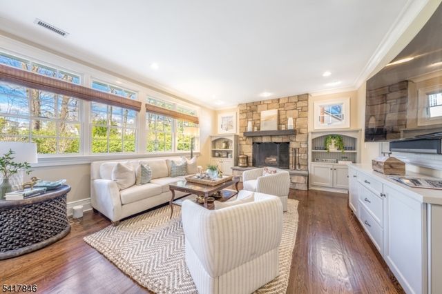 32 Westminster Rd, Chatham Twp., NJ 07928