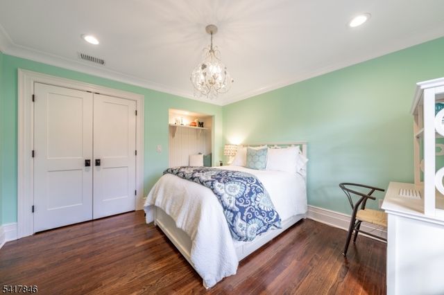 32 Westminster Rd, Chatham Twp., NJ 07928