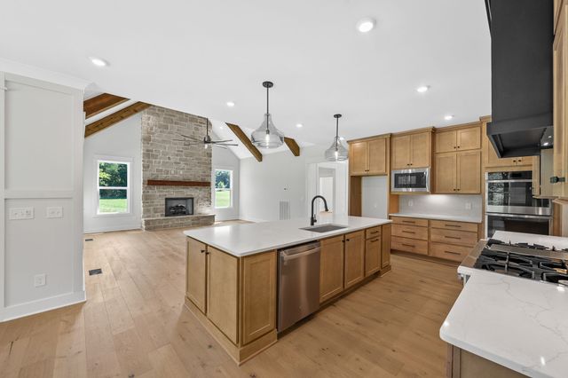 2418 River Rd, Murfreesboro, TN 37129