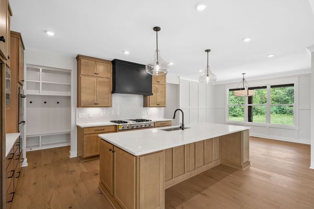 2418 River Rd, Murfreesboro, TN 37129