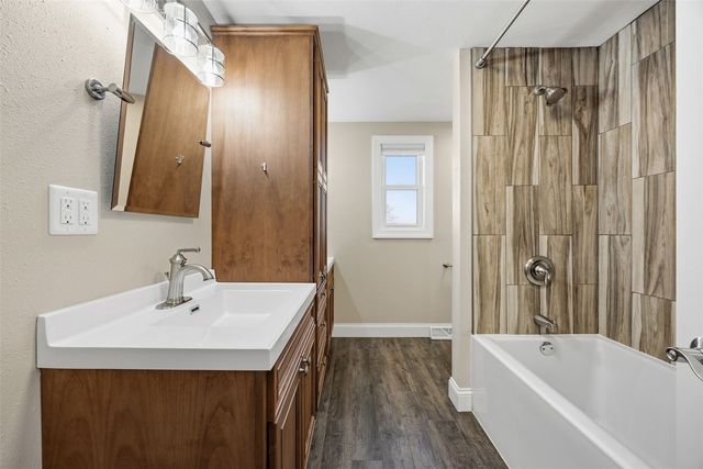 3578 Midway Road, Toddville, IA 52341