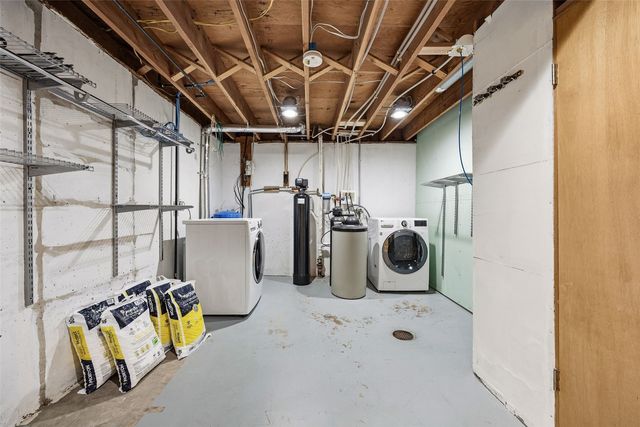 3578 Midway Road, Toddville, IA 52341