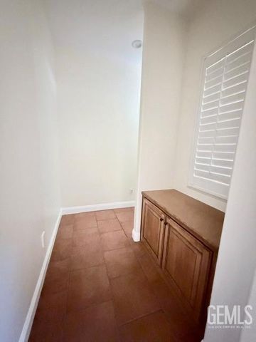 12011 Kimelford Drive, Bakersfield, CA 93312