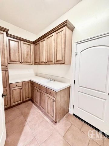 12011 Kimelford Drive, Bakersfield, CA 93312