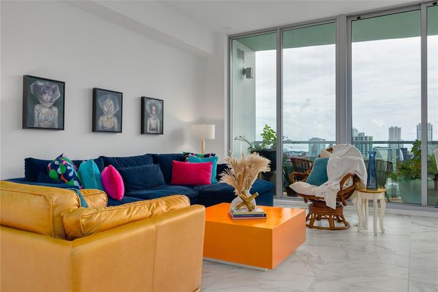 777 3RD AVENUE N 1104, St Petersburg, FL 33701