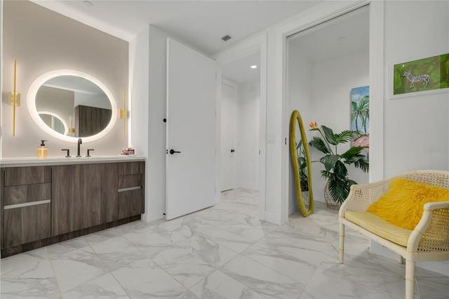 777 3RD AVENUE N 1104, St Petersburg, FL 33701
