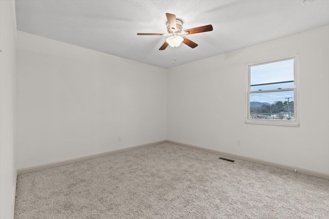 302 Locust Street, Englewood, TN 37329