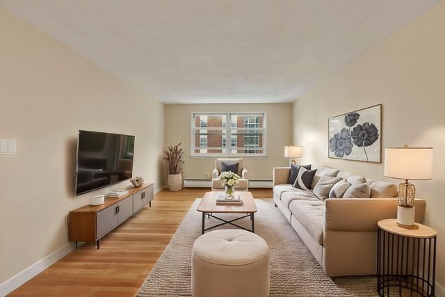 15 Commonwealth Court 10, Boston, MA 02135