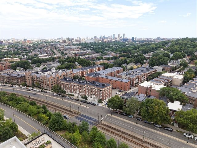 15 Commonwealth Court 10, Boston, MA 02135