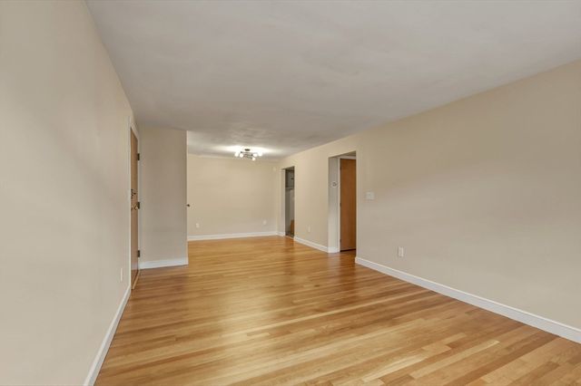 15 Commonwealth Court 10, Boston, MA 02135