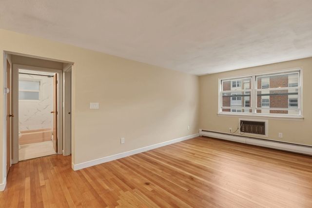 15 Commonwealth Court 10, Boston, MA 02135