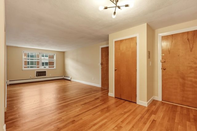 15 Commonwealth Court 10, Boston, MA 02135