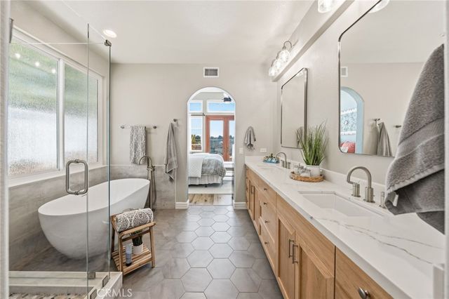 3311 Camino Coronado, Carlsbad, CA 92009