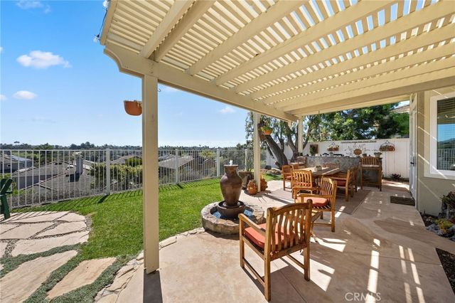 3311 Camino Coronado, Carlsbad, CA 92009