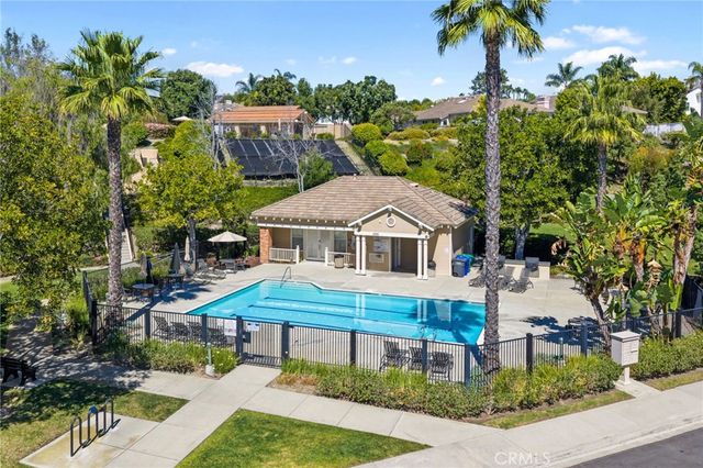 3311 Camino Coronado, Carlsbad, CA 92009