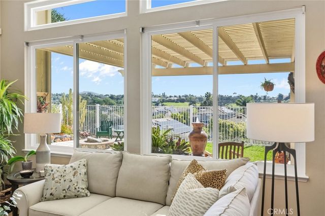 3311 Camino Coronado, Carlsbad, CA 92009