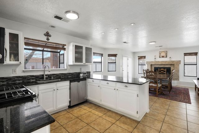 4700 Homestead Trail NW, Albuquerque, NM 87120