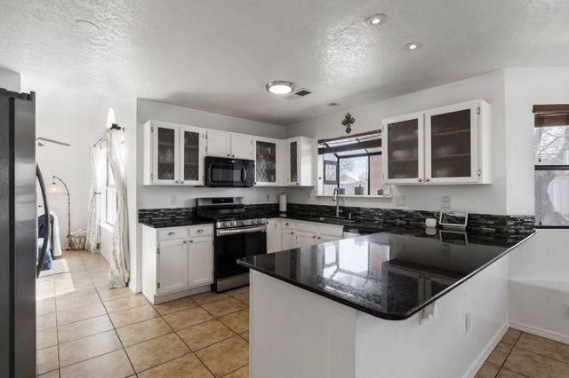 4700 Homestead Trail NW, Albuquerque, NM 87120
