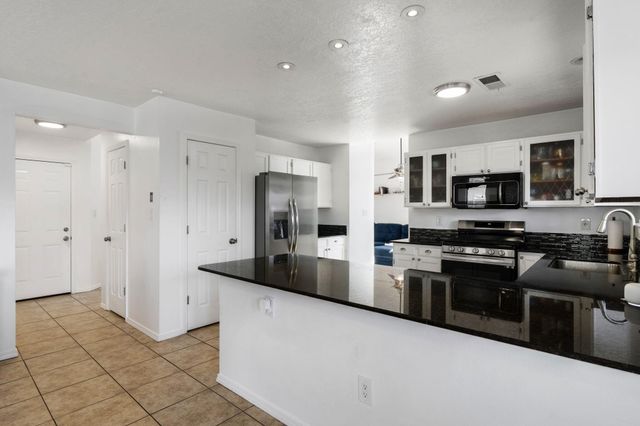 4700 Homestead Trail NW, Albuquerque, NM 87120