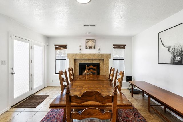 4700 Homestead Trail NW, Albuquerque, NM 87120