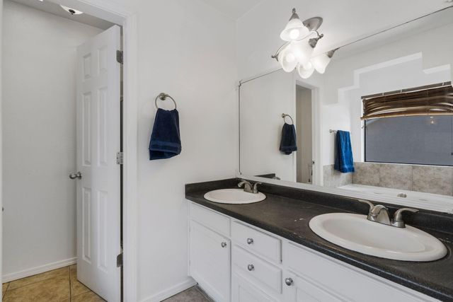 4700 Homestead Trail NW, Albuquerque, NM 87120