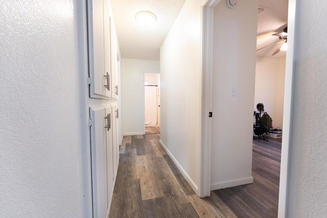 1061 11th Avenue, Kingsburg, CA 93631