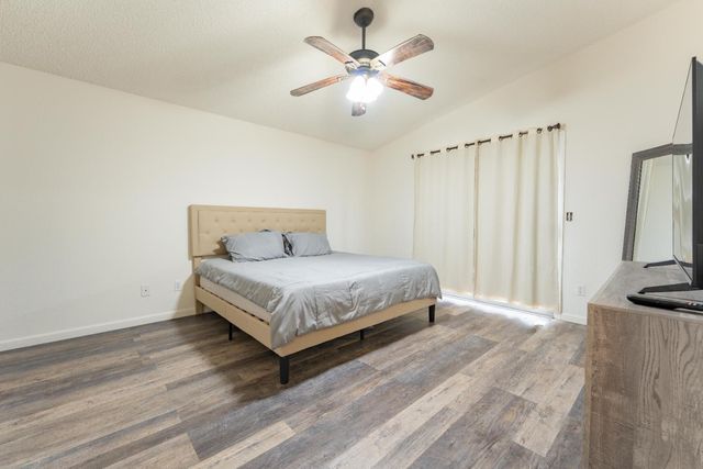 1061 11th Avenue, Kingsburg, CA 93631