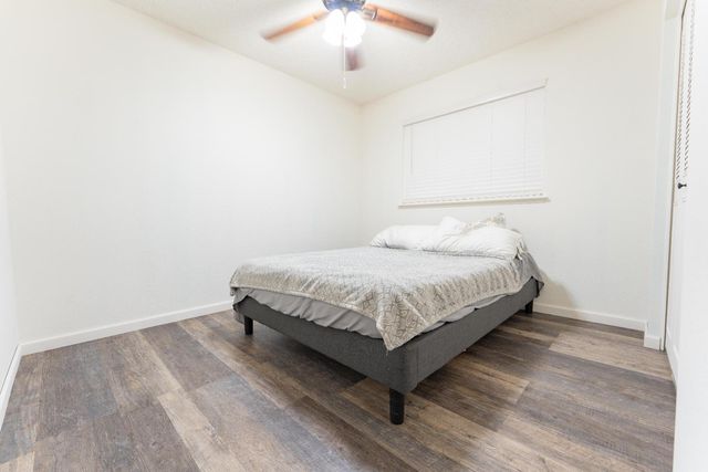 1061 11th Avenue, Kingsburg, CA 93631