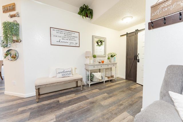 1061 11th Avenue, Kingsburg, CA 93631