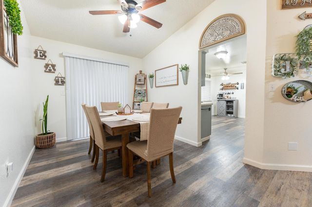 1061 11th Avenue, Kingsburg, CA 93631