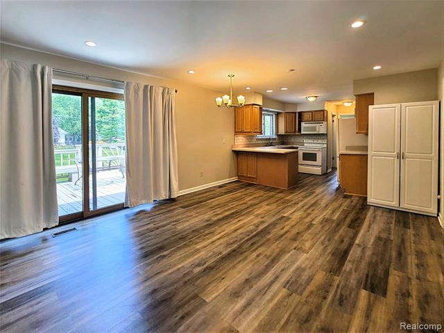 38156 Southfarm Court, Northville, MI 48167