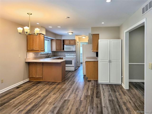 38156 Southfarm Court, Northville, MI 48167