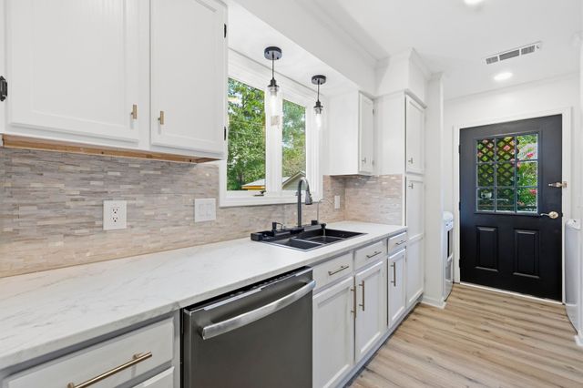 814 Colony Dr., Murrells Inlet, SC 29576