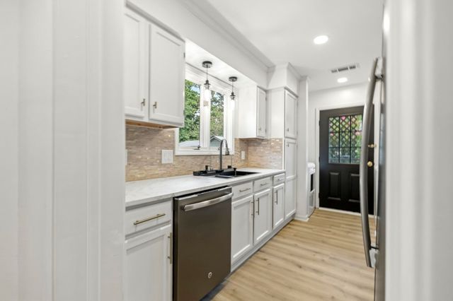 814 Colony Dr., Murrells Inlet, SC 29576