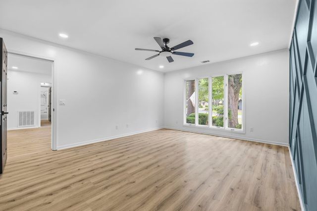 814 Colony Dr., Murrells Inlet, SC 29576