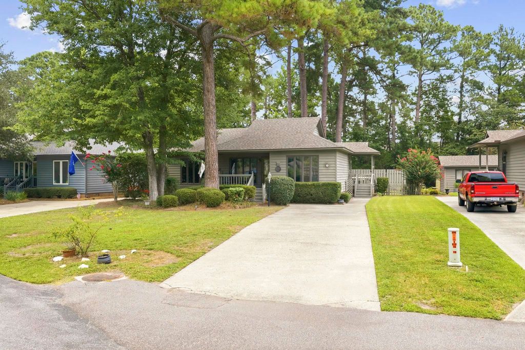 814 Colony Dr., Murrells Inlet, SC 29576