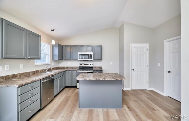 10 Sugarberry Court, Troy, MO 63379