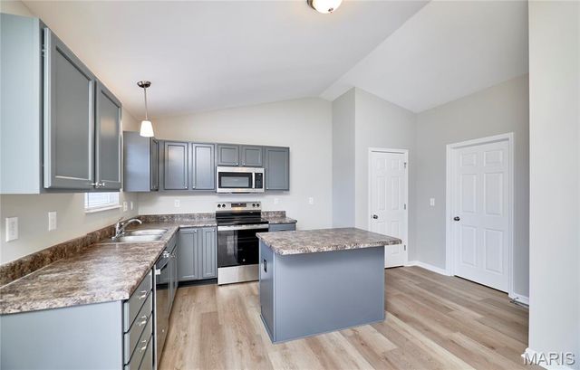 10 Sugarberry Court, Troy, MO 63379