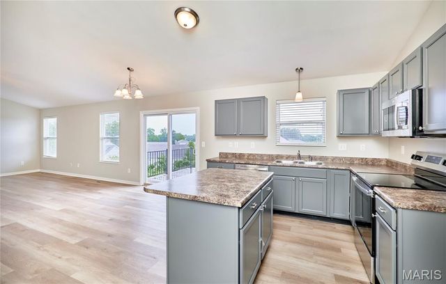 10 Sugarberry Court, Troy, MO 63379