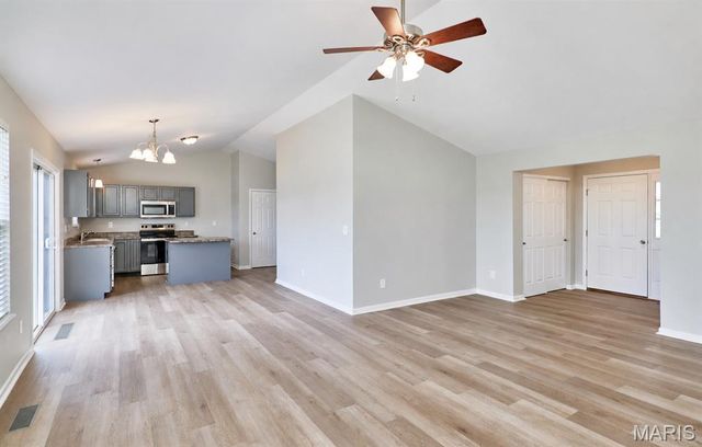 10 Sugarberry Court, Troy, MO 63379