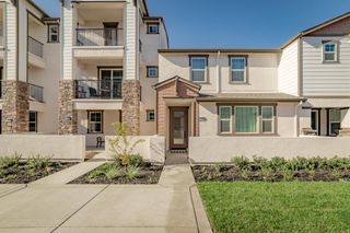 3074 Seaspray Walk, Sacramento, CA 95833