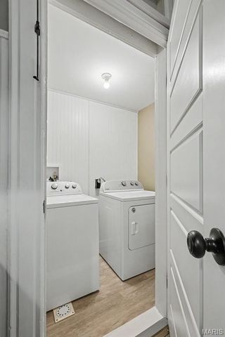 318 N Benton Avenue, St Charles, MO 63301