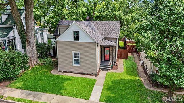 318 N Benton Avenue, St Charles, MO 63301