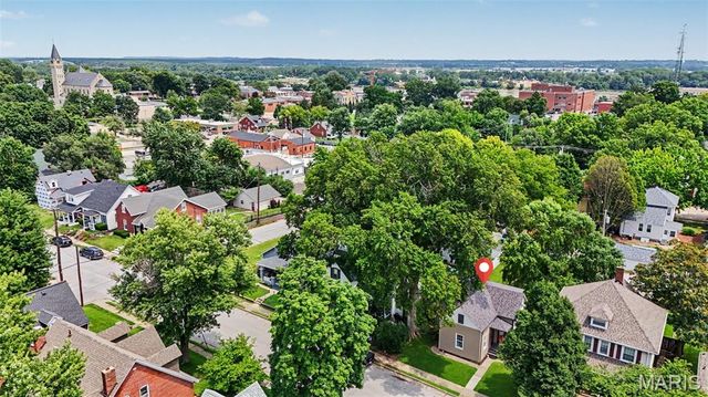 318 N Benton Avenue, St Charles, MO 63301