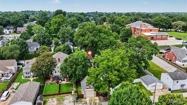 318 N Benton Avenue, St Charles, MO 63301