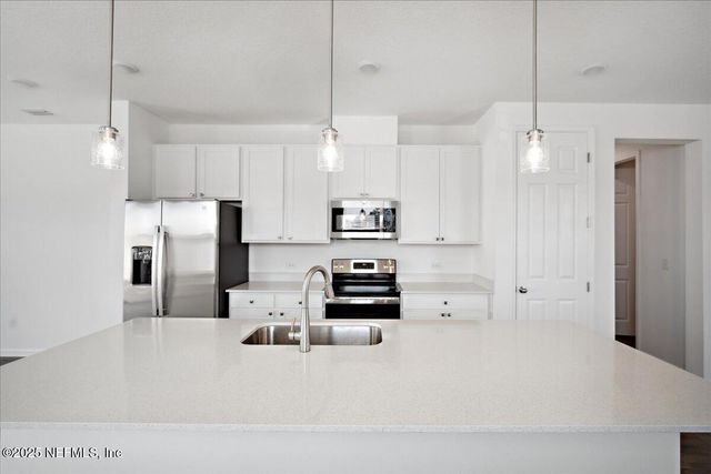 7212 RED TIMBER Road, Jacksonville, FL 32244