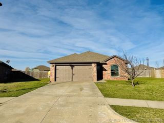 13353 N 133rd East Avenue, Collinsville, OK 74021