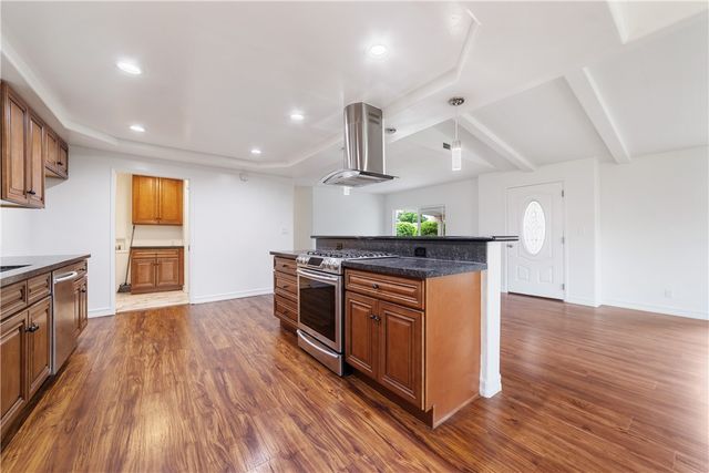 215 Lakepark, Placentia, CA 92870