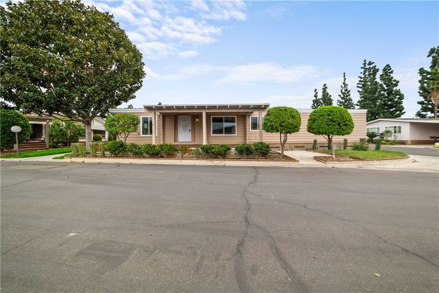 215 Lakepark, Placentia, CA 92870